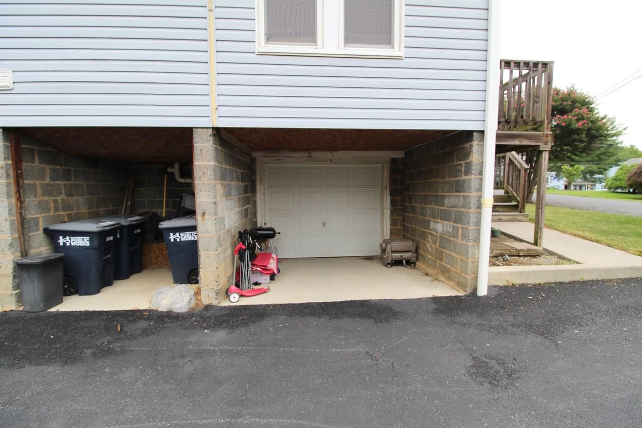 1131 Shenandoah St - Photo 3 of 10