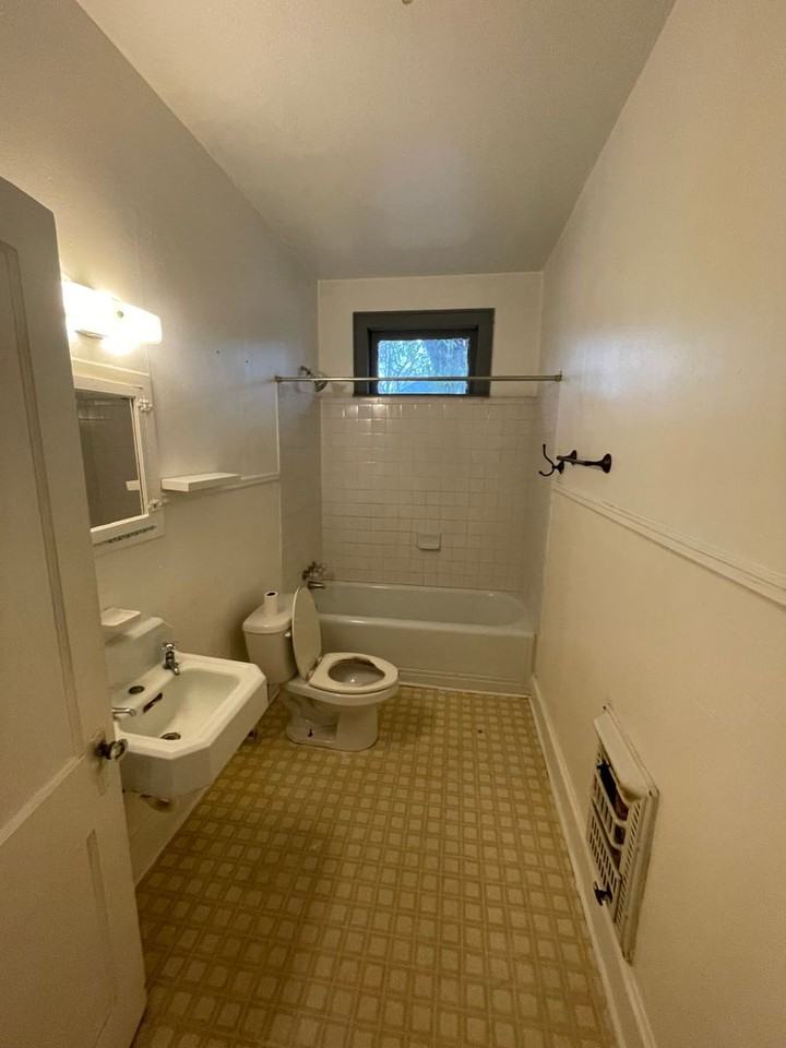 547 1/2 Wilkinson St - Photo 6 of 8