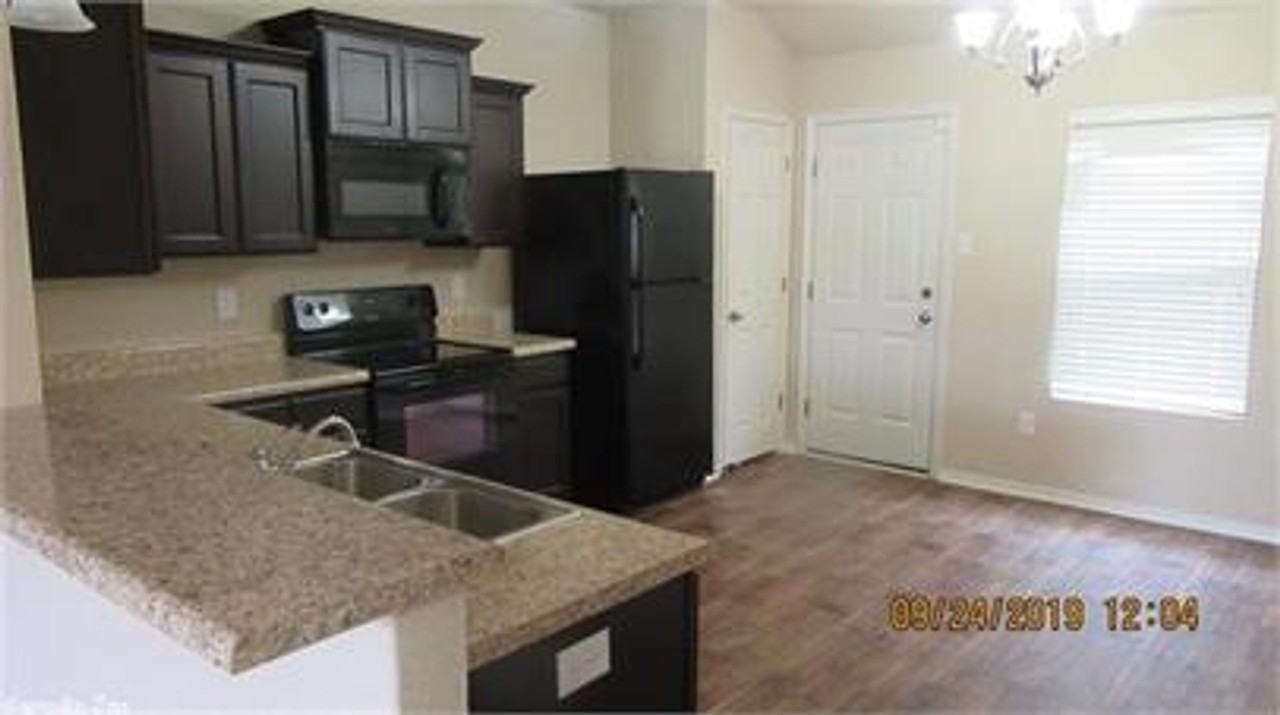 1073 Meadows Edge Dr - Photo 3 of 8