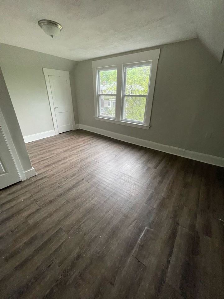 12 Harding Pl - Photo 6 of 9