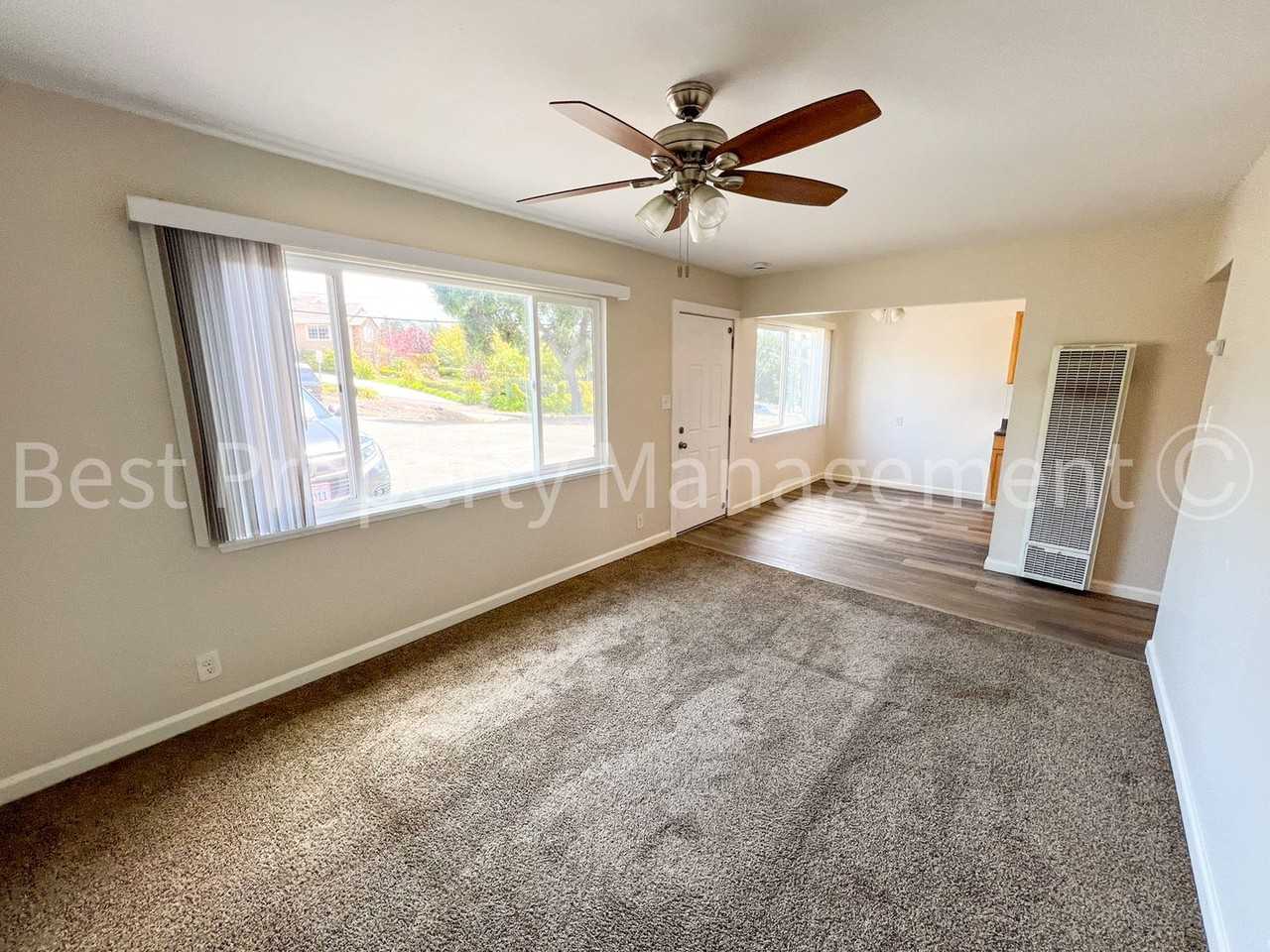 4906 Jensen Rd - Photo 3 of 22