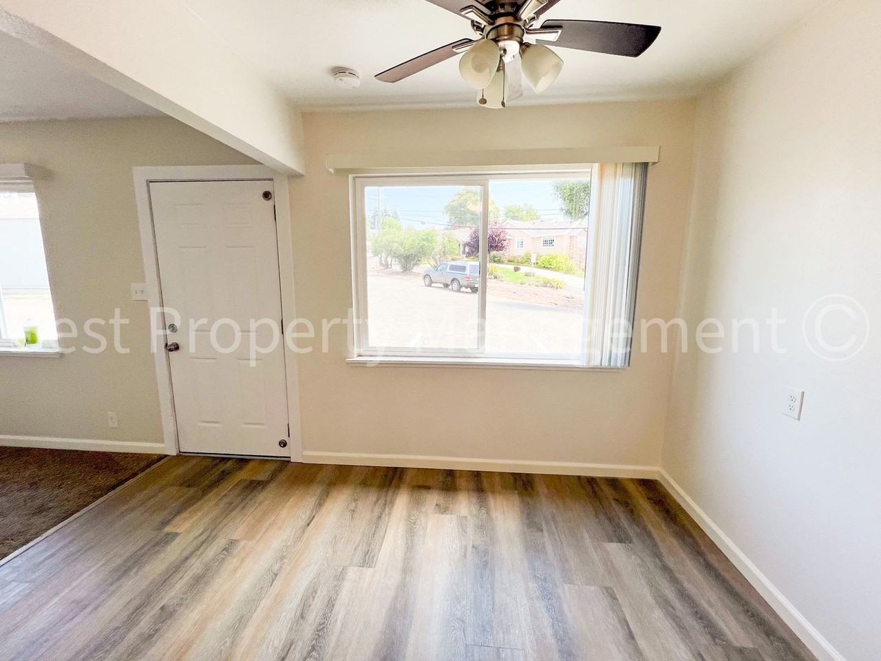 4906 Jensen Rd - Photo 7 of 22