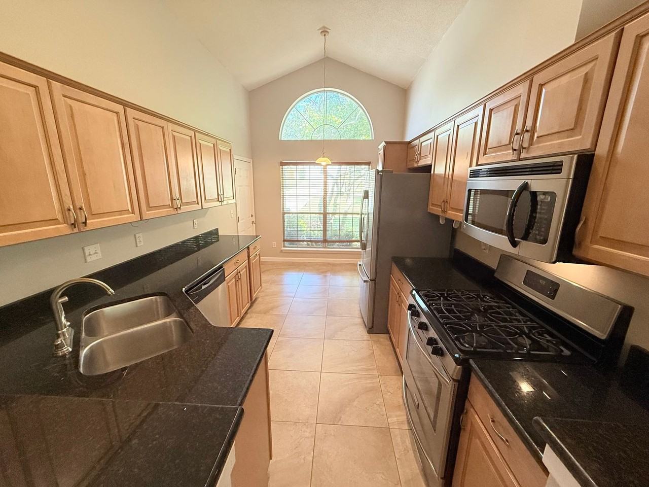 2933 Tewkesbury Trce - Photo 3 of 21