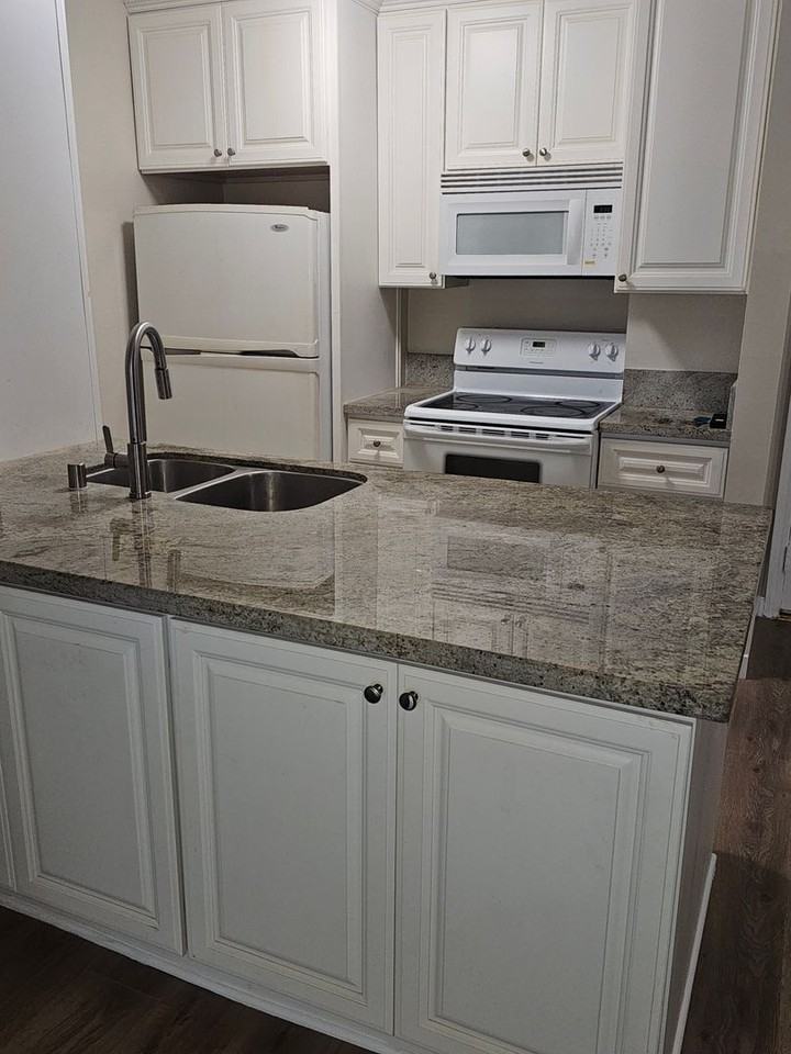 8650 Gulana Ave - Photo 4 of 25