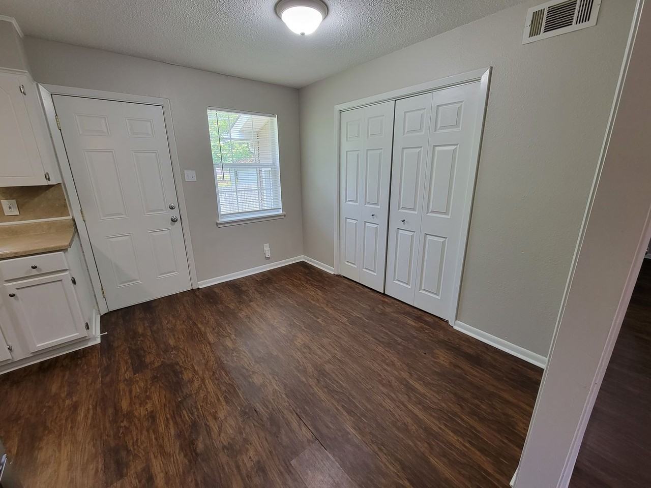 1900 Kelly Dr - Photo 7 of 9