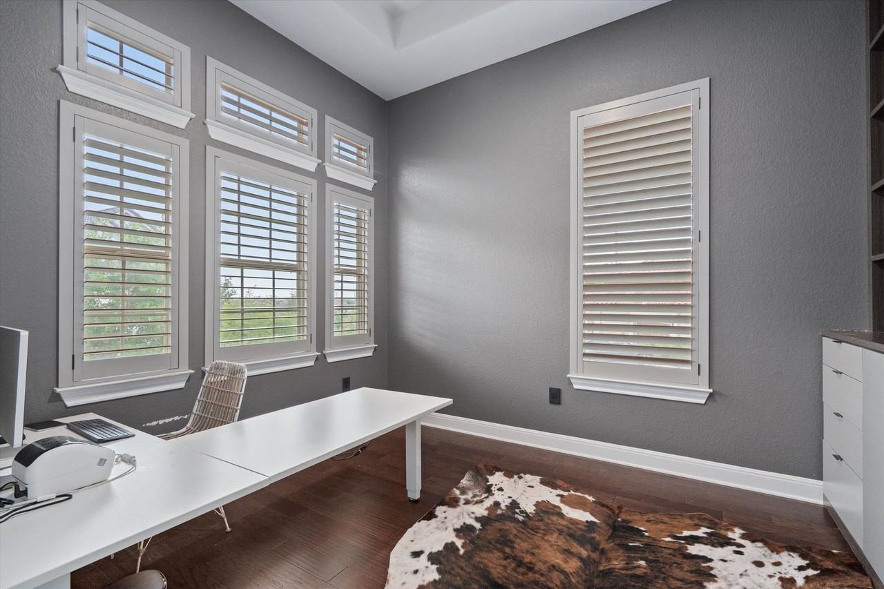 9808 Bayshore Bnd - Photo 4 of 42