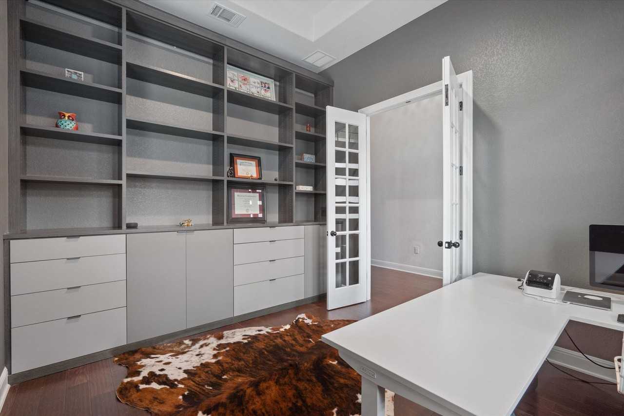 9808 Bayshore Bnd - Photo 5 of 42