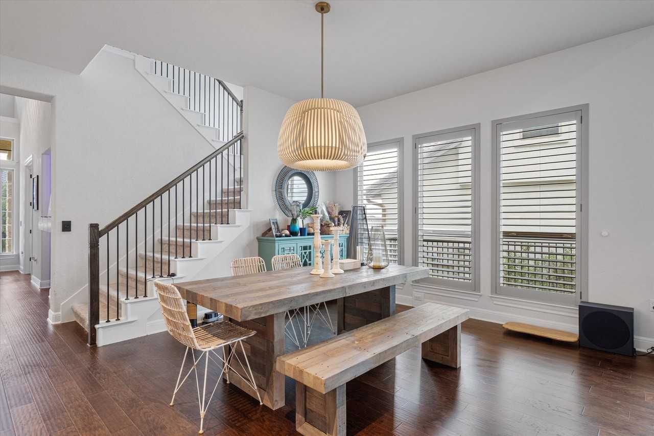 9808 Bayshore Bnd - Photo 6 of 42