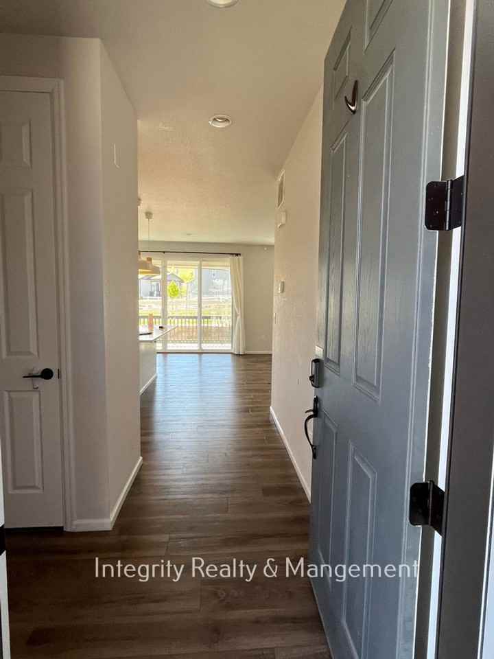 3455 Cade Ct - Photo 7 of 34