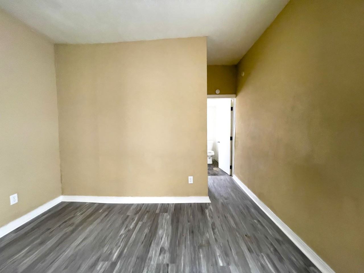 722 S Hackley St - Photo 6 of 18