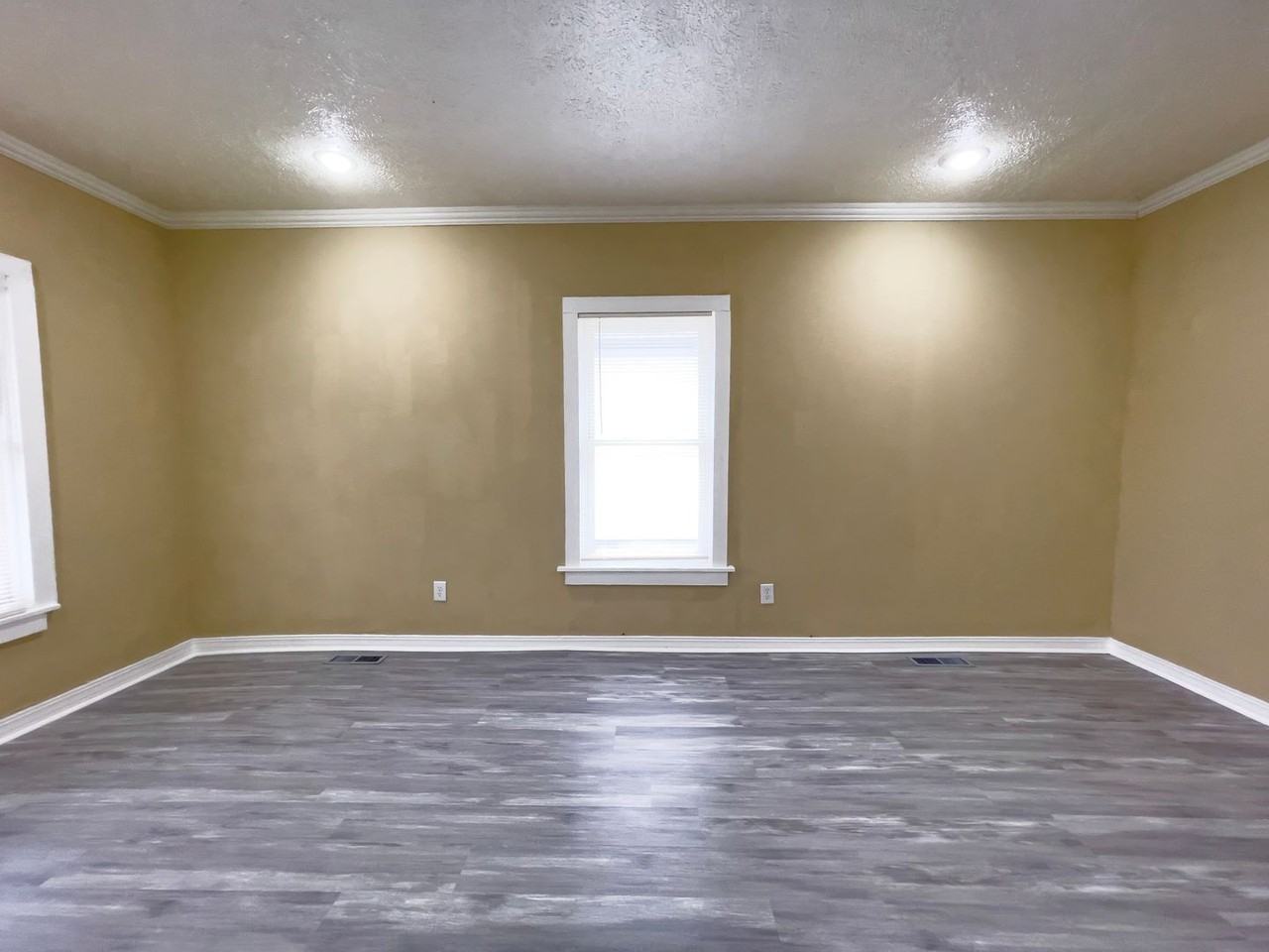 722 S Hackley St - Photo 7 of 18