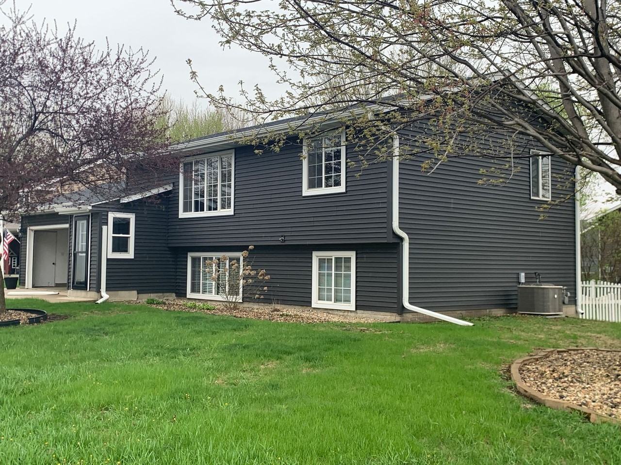 915 4th St Ne - Photo 2 of 21