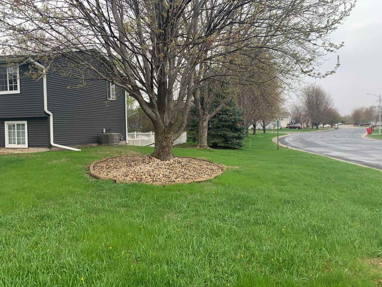 915 4th St Ne - Photo 3 of 21