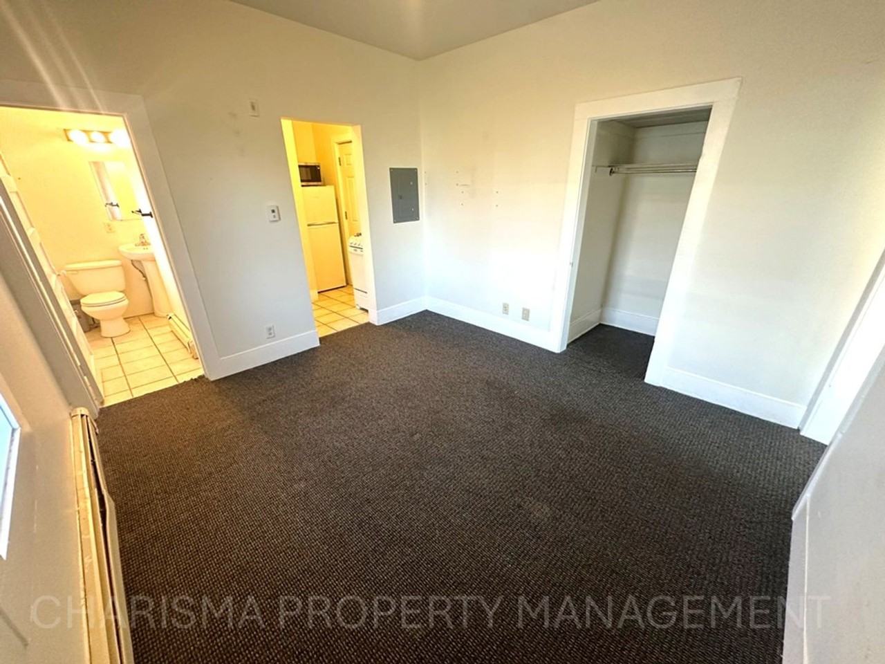 322 E 15th St #3 - Photo 2 of 19