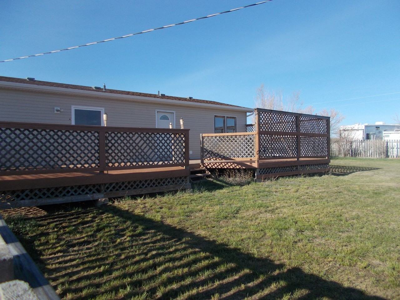 7650 Lake Dr - Photo 2 of 20