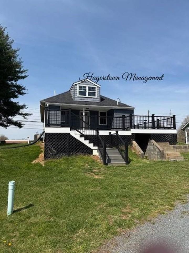 21 W Oak Ridge Dr - Photo 2 of 11