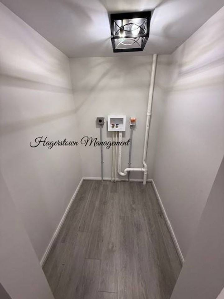 21 W Oak Ridge Dr - Photo 3 of 11