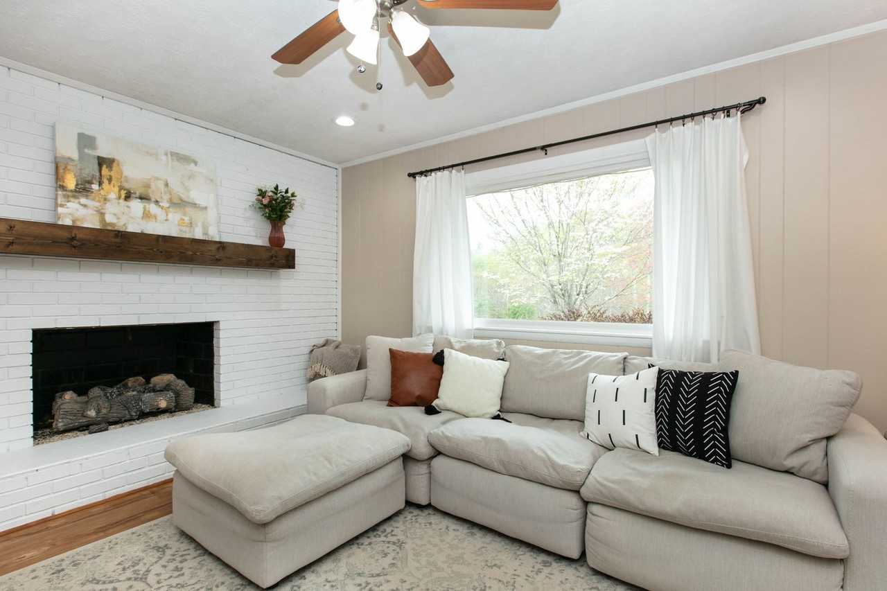 106 Caubleville Dr - Photo 4 of 36