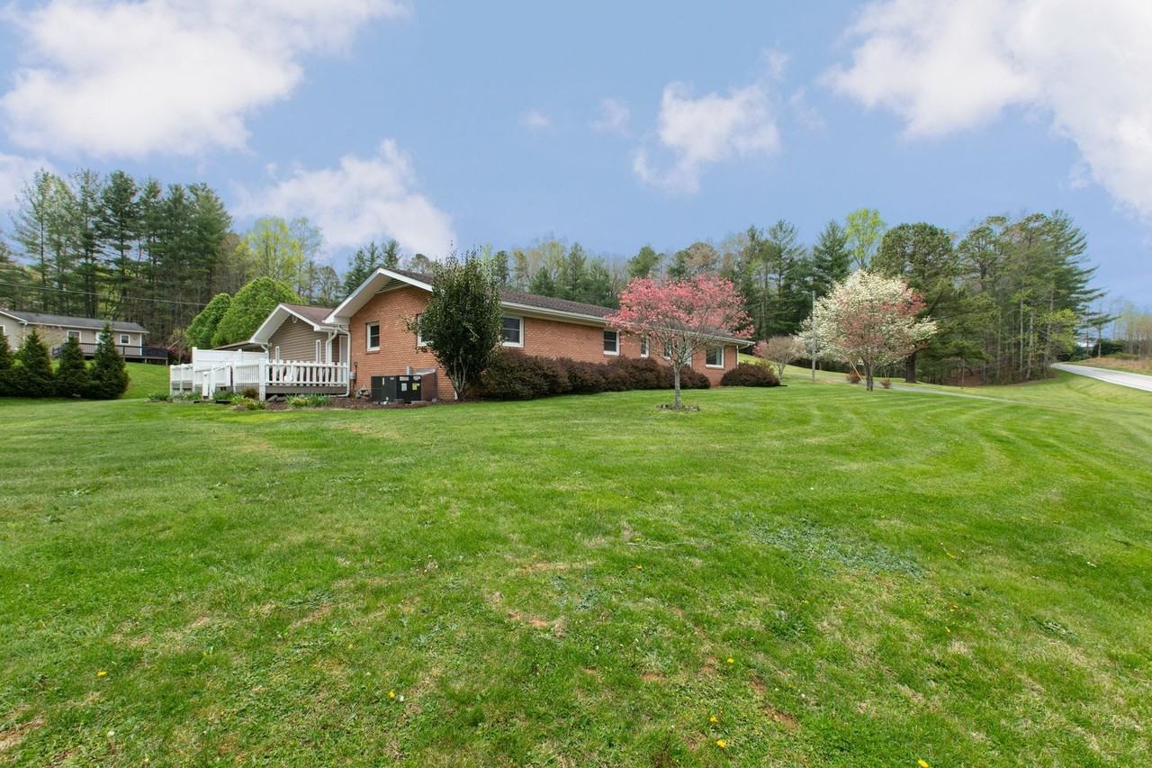 106 Caubleville Dr - Photo 7 of 36