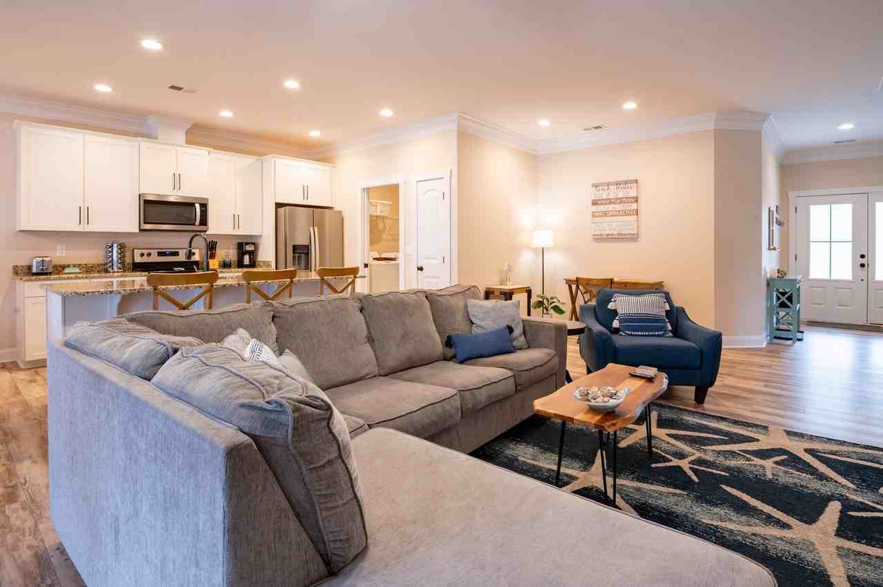 109 Gigi's Getaway @ 109 NW 24th St. - Photo 7 of 24