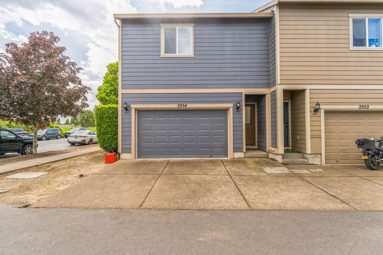 2554 Carson Loop - Photo 3 of 15
