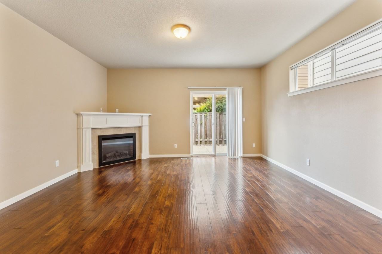 2690 Kingwood St - Photo 4 of 13