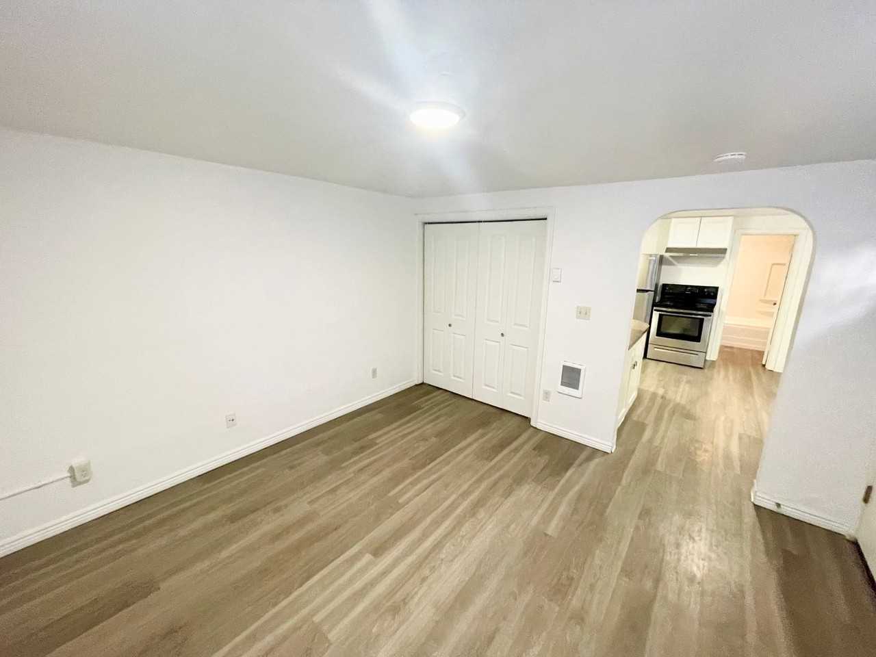 815 N 13th St - Photo 3 of 11