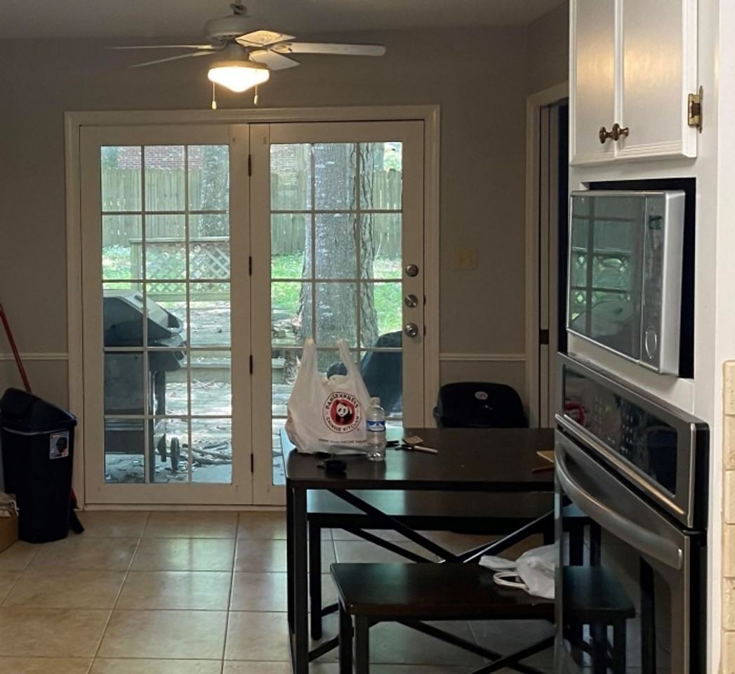 3930 Timberwood Dr - Photo 3 of 8