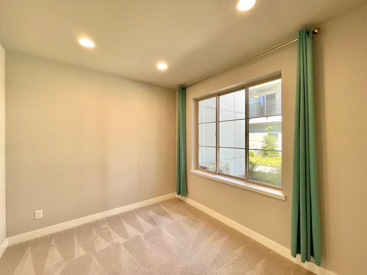 11416 117th Ln Ne #2 - Photo 5 of 26