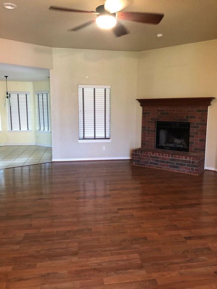 1341 Princeton St - Photo 3 of 11