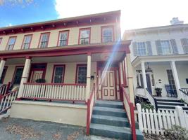 featured image of 305 W Waldburg St