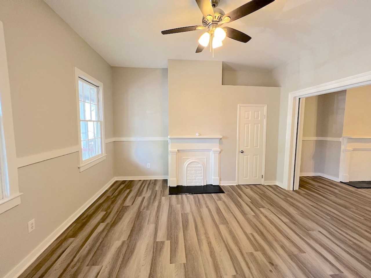 305 W Waldburg St - Photo 3 of 15