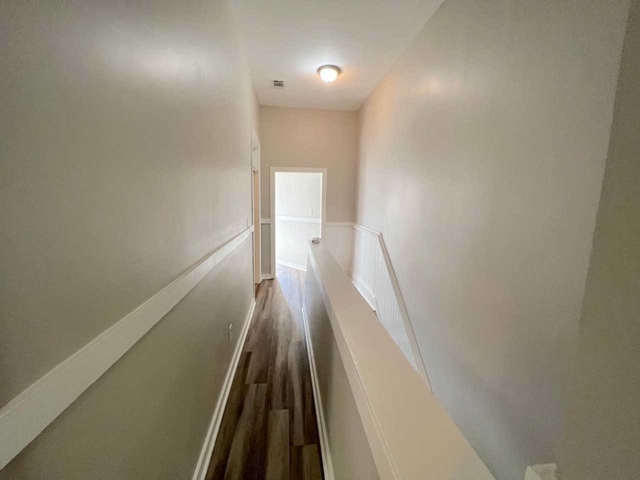305 W Waldburg St - Photo 7 of 15