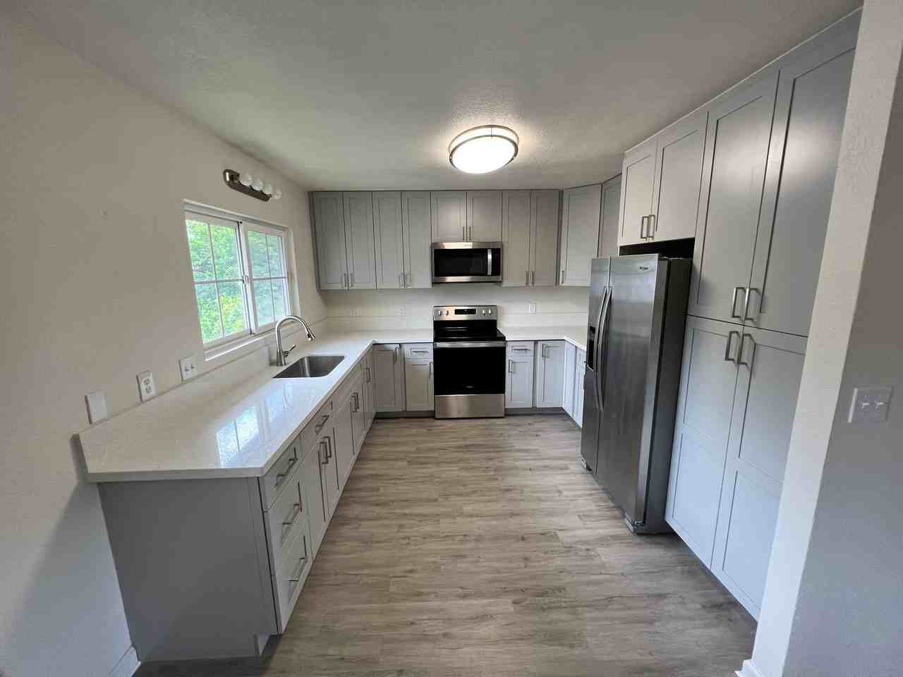 2419 Oahu Ave - Photo 4 of 10