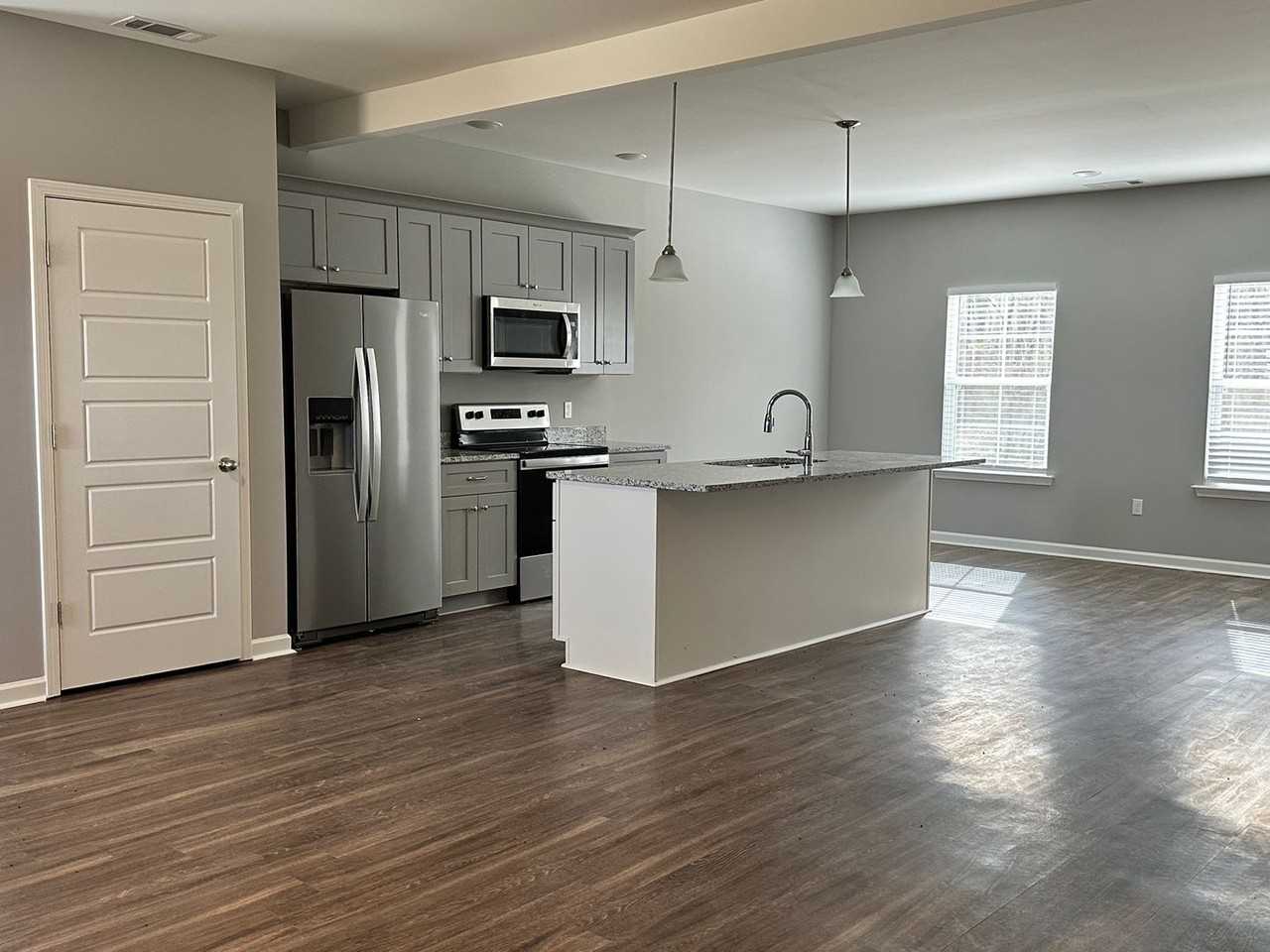 137 Anna Ln - Photo 2 of 18