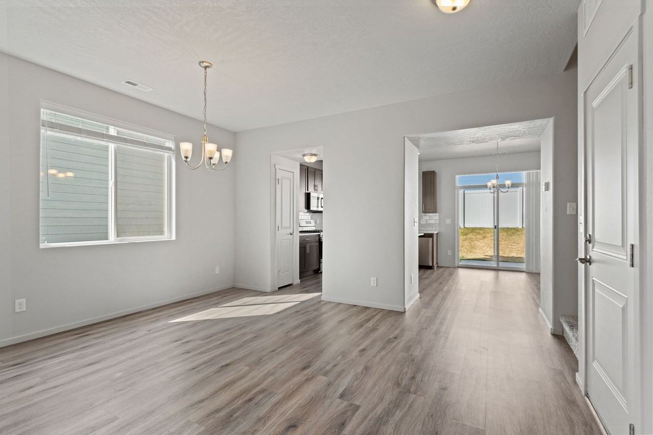 1422 N Corbin Rd - Photo 2 of 30