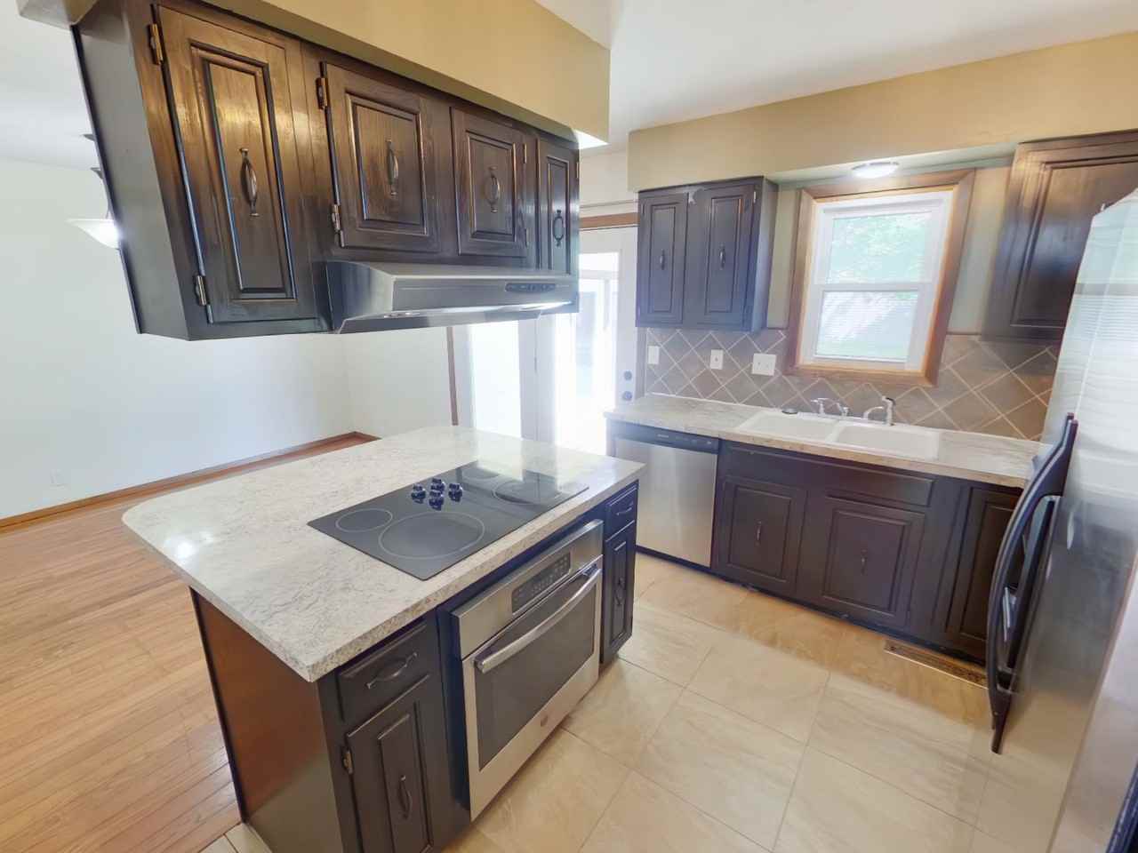 108 Aaron Dr - Photo 5 of 22