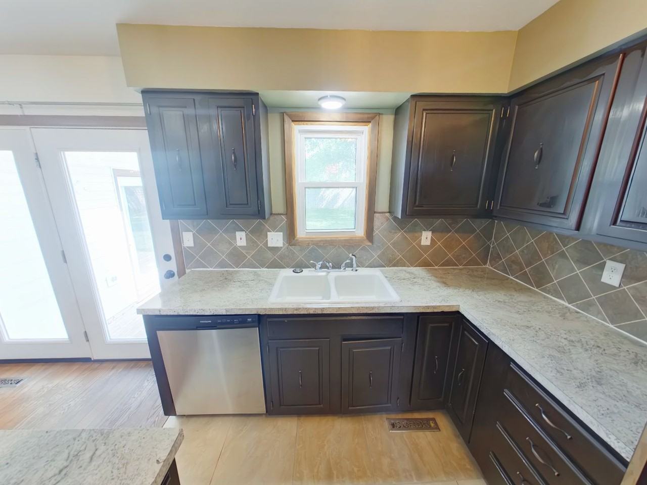 108 Aaron Dr - Photo 6 of 22
