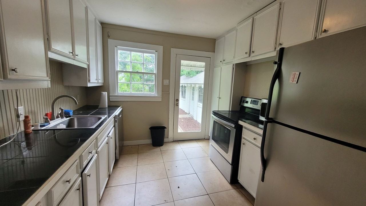 4776 Arrowhead St - Photo 4 of 11