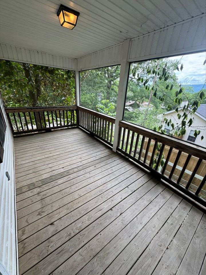 4320 44th Street Pl - Photo 2 of 7