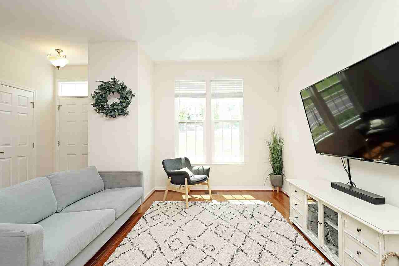 1874 Verona Dr - Photo 2 of 26