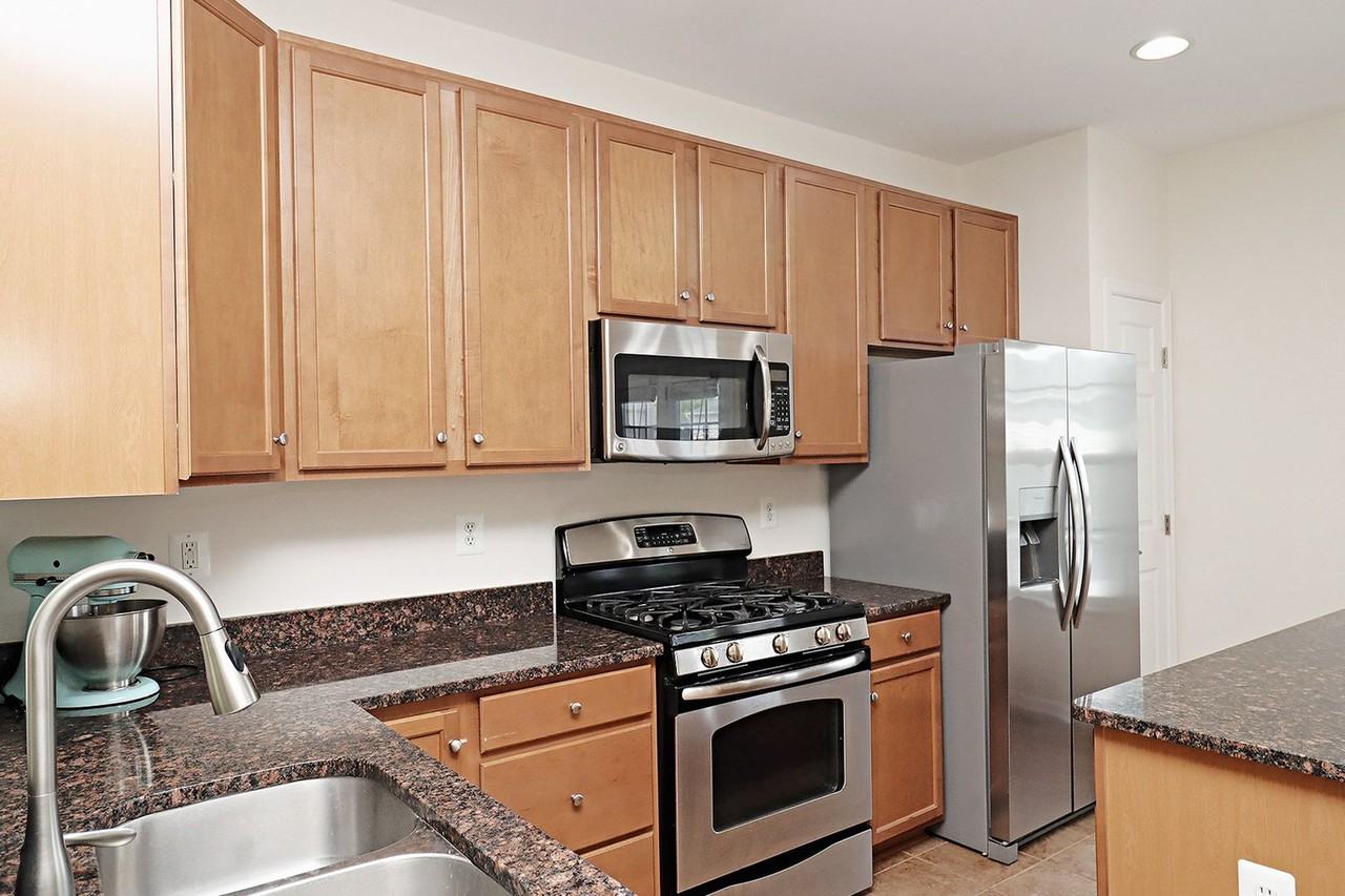 1874 Verona Dr - Photo 5 of 26