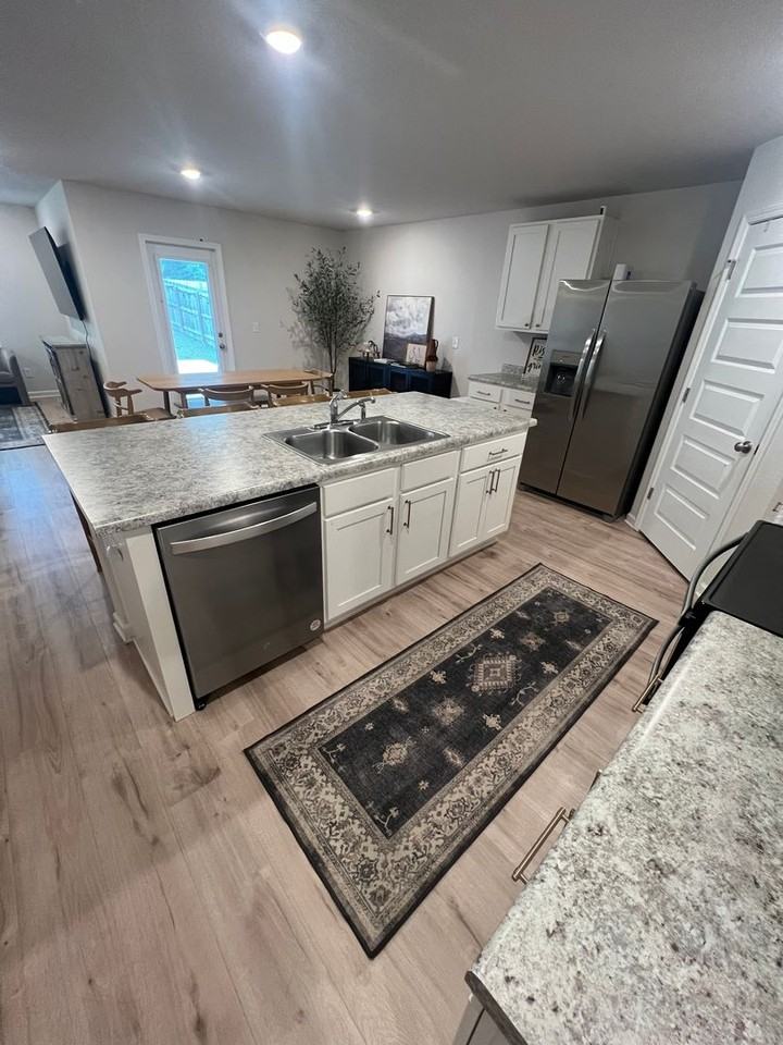 5253 Peach Dr - Photo 5 of 30