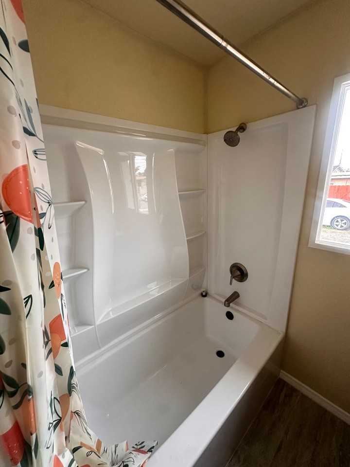 110 Norton Ave - Photo 7 of 23