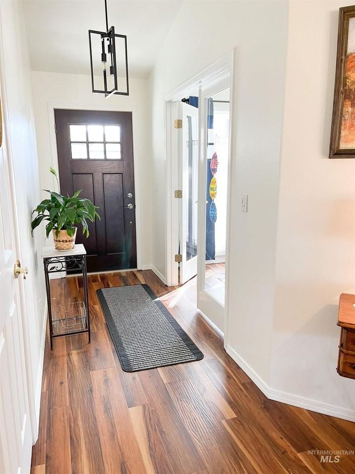 1156 E Peacock St - Photo 2 of 27