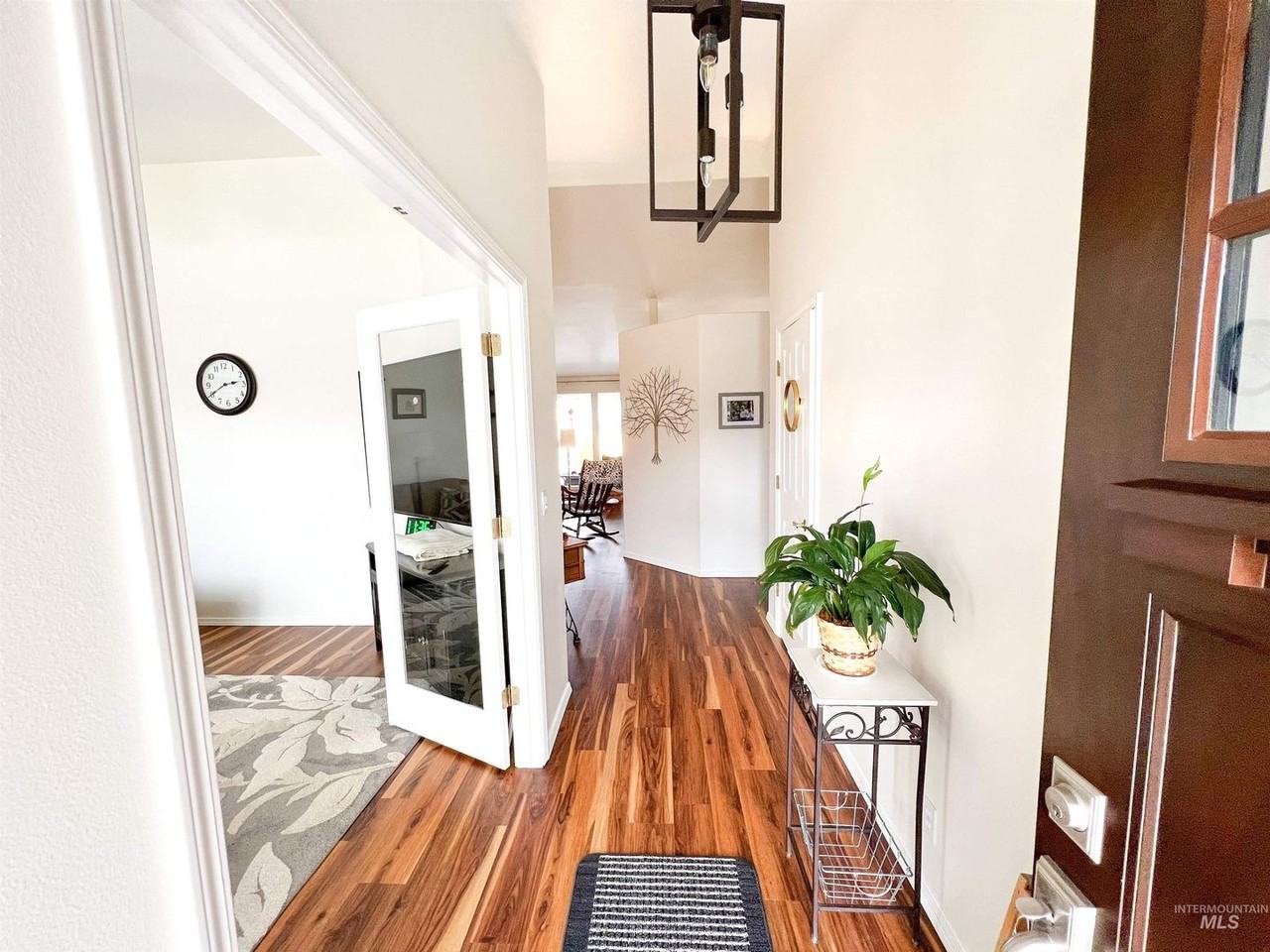 1156 E Peacock St - Photo 3 of 27