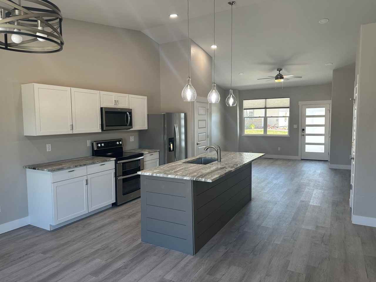 585 N Grand Falls Ct #B - Photo 5 of 13
