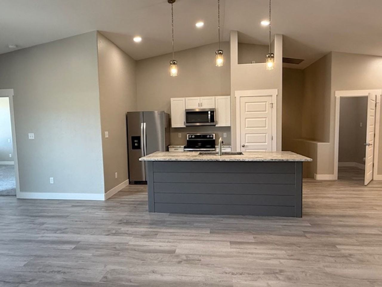 585 N Grand Falls Ct #C - Photo 4 of 15