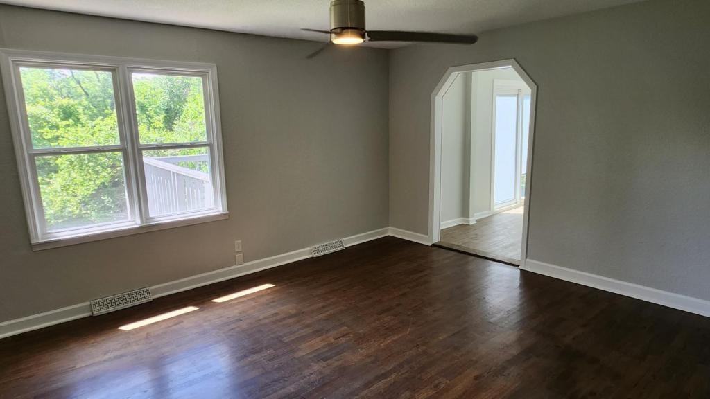 8430 Oak St - Photo 7 of 46