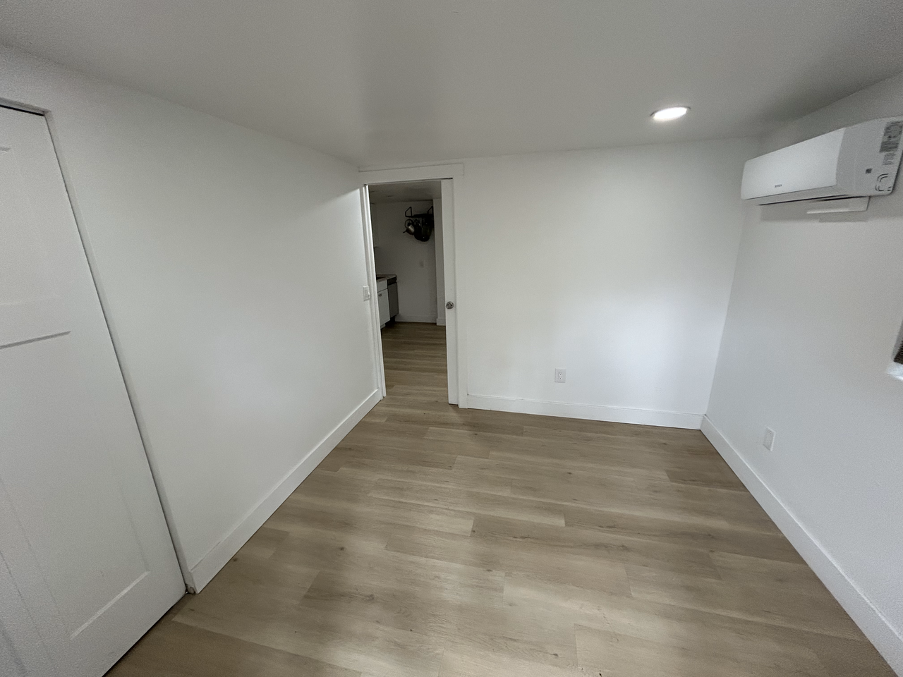 2504 W Starr St #B - Photo 5 of 9